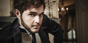 Renzo Rubino alla Fnac di Napoli per presentare il nuovo album