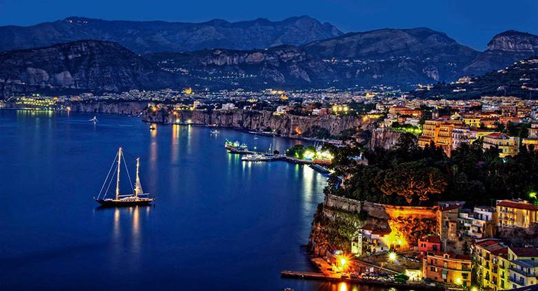 Panorama de Sorrento à noite