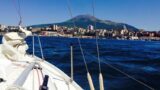 On a sailboat to discover Vesuvius and the Gulf of Naples