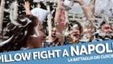 Pillow Fight a Napoli: la lotta dei cuscini a Piazza del Gesù