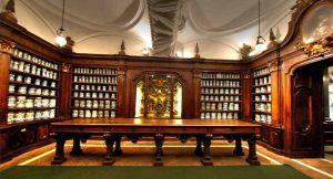 Visita guidata alla Farmacia degli Incurabili di Napoli