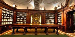 Arte e Scienza, visita guidata alla Farmacia degli Incurabili di Napoli