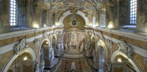 العهد الحجري: في كنيسة سانسيفيرو ، جولات سياحية مصحوبة بمرشدين