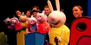 Peppa Pig and the Treasure Hunt at the Teatro delle Palme في نابولي