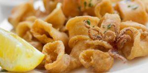 Mostra d'Oltremare (Isla de las Pasiones): pescado frito en el quiosco mediterráneo