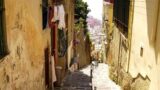 La Città Obliqua, visita guidata alla scoperta della Napoli in discesa