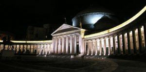 Die Piazza del Plebiscito wird zu einem Schaufenster der Exzellenz von Neapel