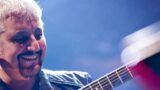 Pino Daniele em concerto no Palapartenope em dezembro de 2014