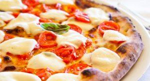 Kostenlose Pizzen und Sandwiches aus Protest gegen McDonald's mit Giobbe Covatta und Sorbillo