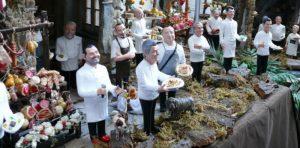 "Presepe degli chef" a Napoli: i grandi cuochi diventano statuine del presepe