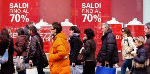 Napoli, saldi invernali anticipati al Vomero e negozi aperti la domenica