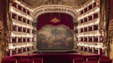 Visite guidée de nuit avec apéritif au Teatro San Carlo