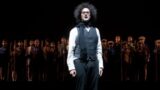 Il Magazzino 18 di Simone Cristicchi al Teatro Bellini, per non dimenticare il dramma delle foibe e l’esodo istriano [Recensione]