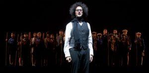 Il Magazzino 18 di Simone Cristicchi al Teatro Bellini, per non dimenticare il dramma delle foibe e l’esodo istriano [Recensione]
