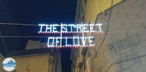 Napoli, Via Carlo Poerio: si accendono le luminarie di San Valentino (Street of love)