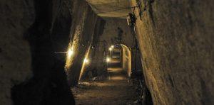 Geführte Nachttour zum Bourbon-Tunnel von Neapel