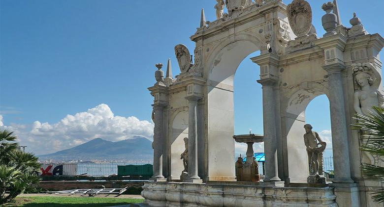 Fonte do gigante em Nápoles