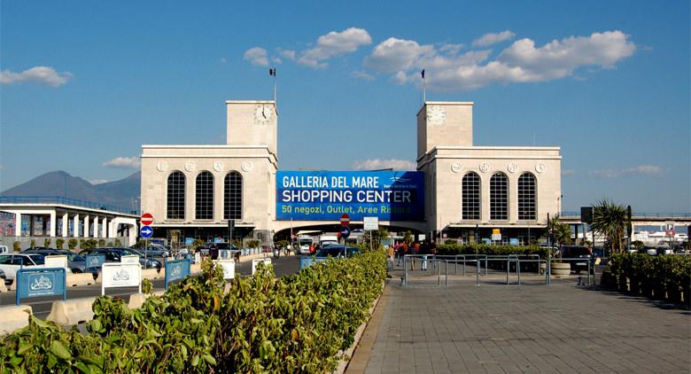 A Galleria del Mare no porto de Nápoles