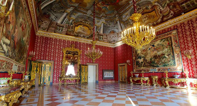 Innenraum des königlichen Palastes von Neapel