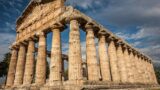 Desde el atardecer hasta el amanecer, visitas nocturnas guiadas a los Templos de Paestum y Minori.