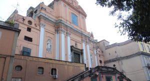 Die Kirche Santa Teresa degli Scalzi in Neapel