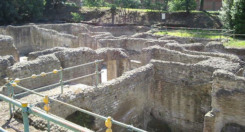 Complexo termal da via Terracina em Nápoles