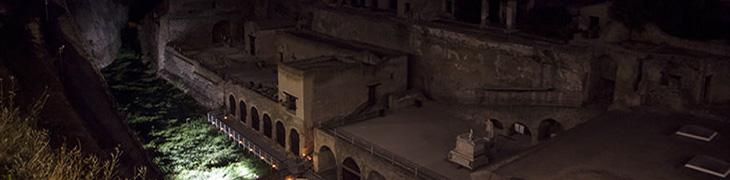 Ausgrabungen von Herculaneum bei Nacht