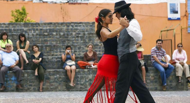 tango dancers