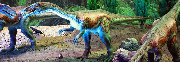 riproduzioni di dinosauri alla mostra The Days of the Dinosaur 2015 a Napoli