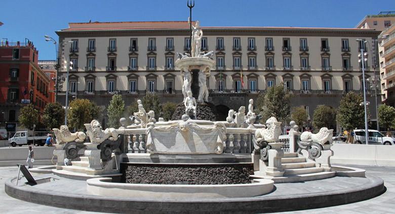 Piazza del Municipio a Napoli