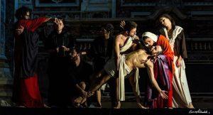 Tableaux Vivants in Neapel: Die Gemälde von Caravaggio werden im Diözesanmuseum lebendig