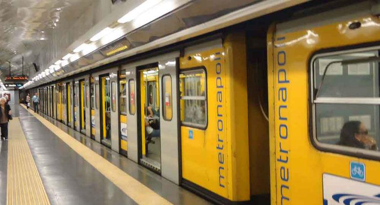 A linha 1 do metrô de Nápoles