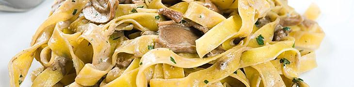 Tagliatelle con hongos porcini