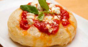 Vespa Food Tasting Tour a Napoli, percorso in vespa con speciali degustazioni