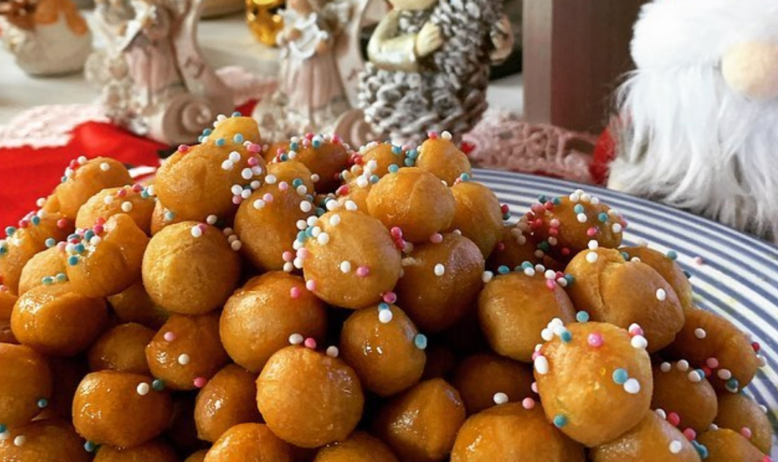 Neapolitan struffoli