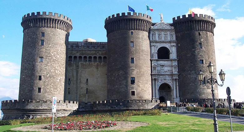 Free guided tour of the Maschio Angioino in Naples