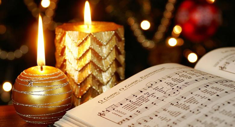 Chants de Noël dans les églises de San Domenico Maggiore et Santaniello à Caponapoli