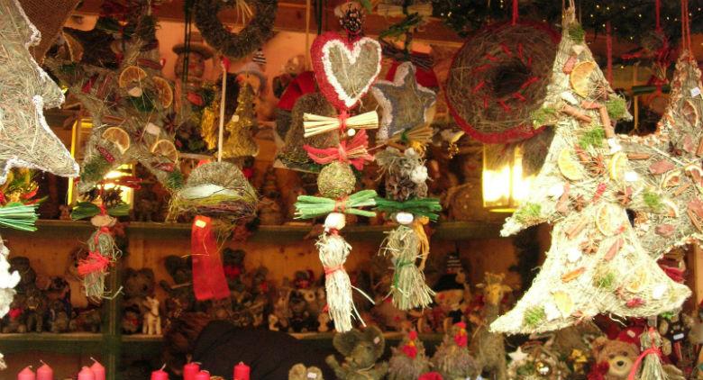 Mercado de Navidad y belén viviente Licola