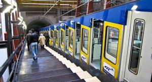 Neujahr 2016 in Neapel, Metro und Standseilbahnen öffnen die ganze Nacht