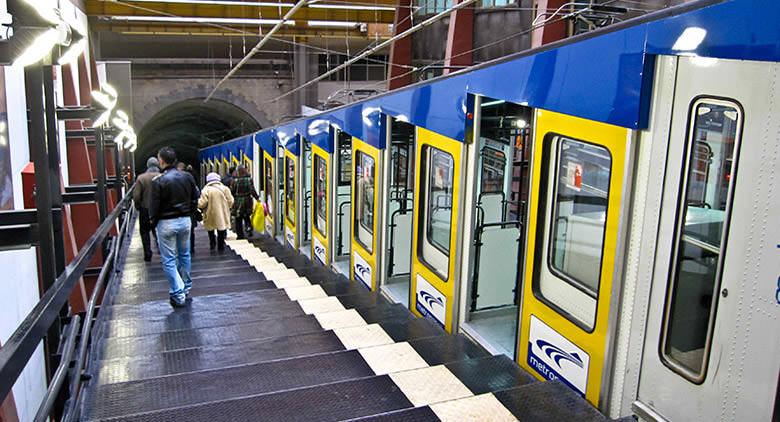 Horários de transporte público para o Ano Novo 2016 em Nápoles