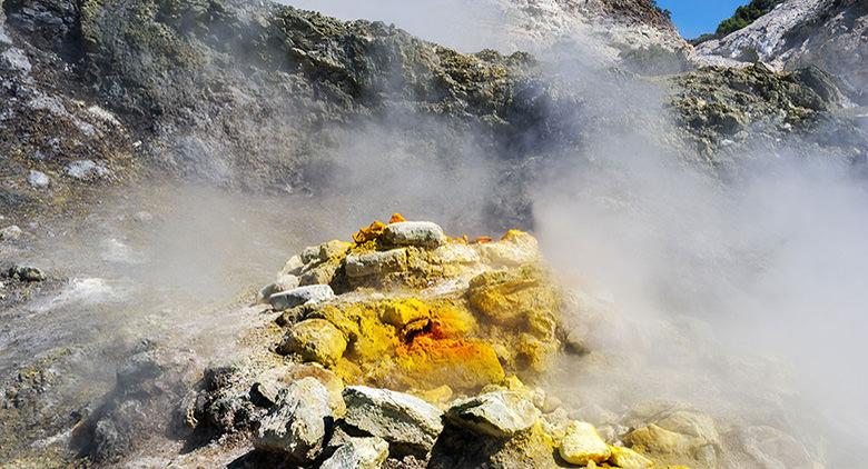 Geführte Abendtouren in die Solfatara mit geothermischer Küche