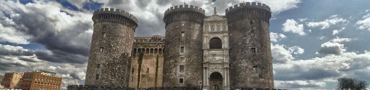 nouveau château, le mâle Angevin à Naples