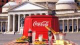 Coca Cola Tour в Неаполе с раздачей знаменитого напитка и множеством остановок