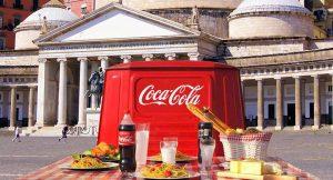 Coca Cola Tour in Neapel mit Verteilung des berühmten Getränks und vieler Etappen