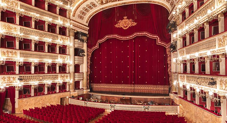 2016 Día de la Mujer en el Teatro San Carlo