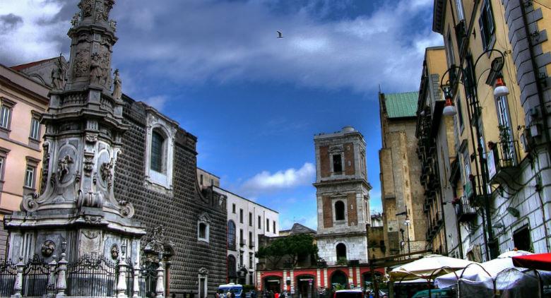 Caça ao tesouro do centro histórico de Nápoles