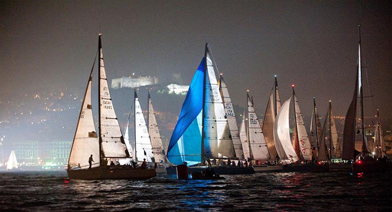 2016 Three Gulfs Regatta en Nápoles