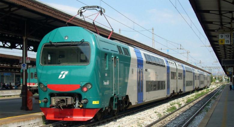 Campania 24と25 May 2016のTrenitaliaとItaloのストライク