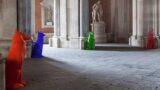 Animali colorati e giganti alla Reggia di Caserta: la cracking art invade il palazzo reale