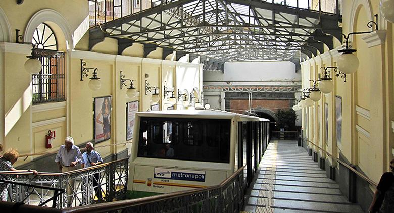 Zentrale Standseilbahn von Neapel